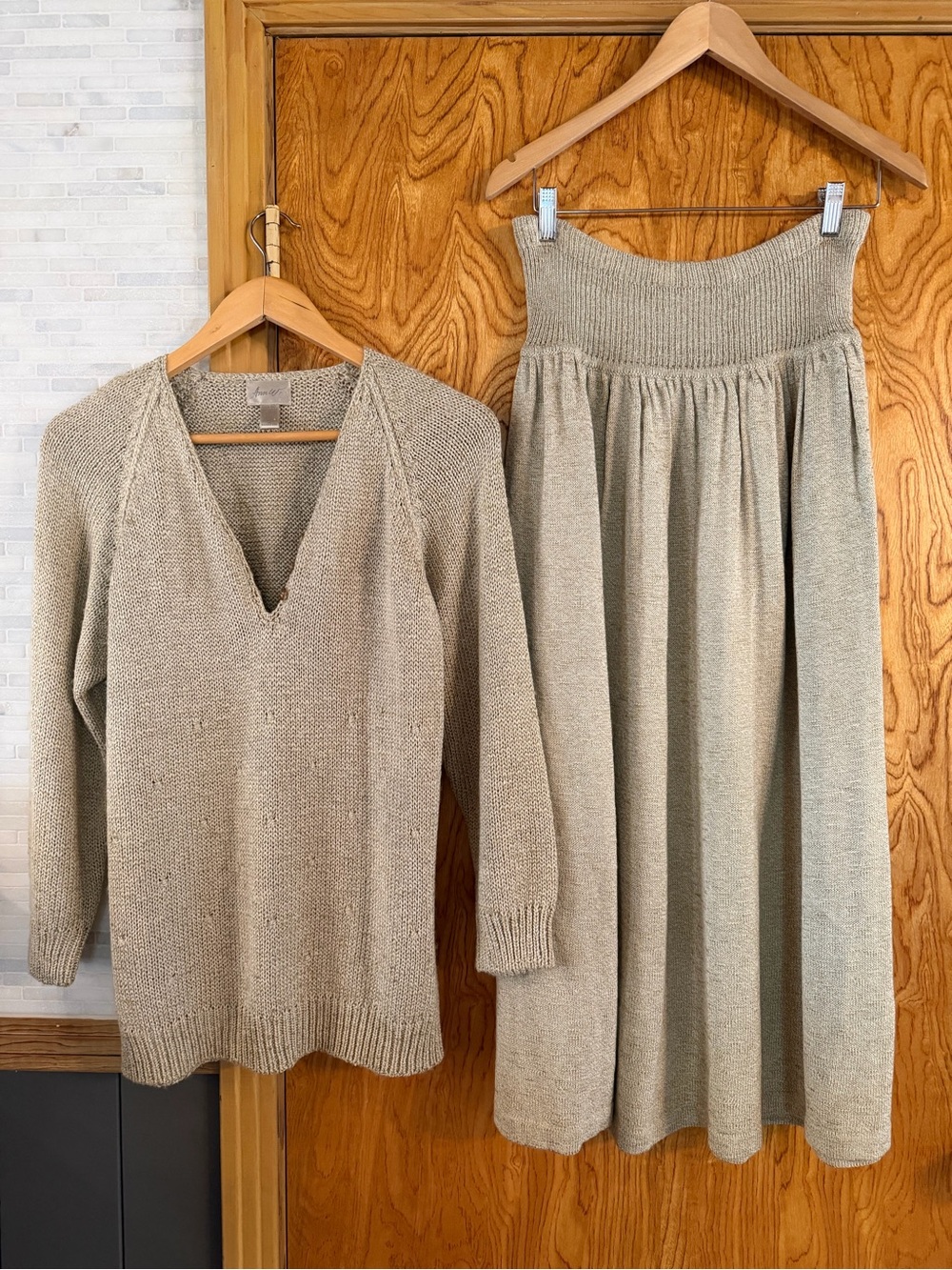 Ann Wi Two Piece Sweater & Skirt Set